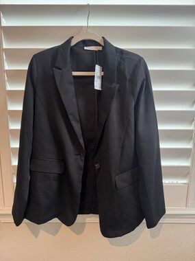 BNWT- LUSH Classic Black Women's Blazer